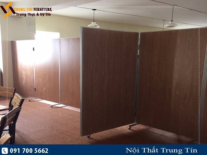 Vách ngăn di động có bánh xe ngăn phòng ăn tại KCN Phố Nối