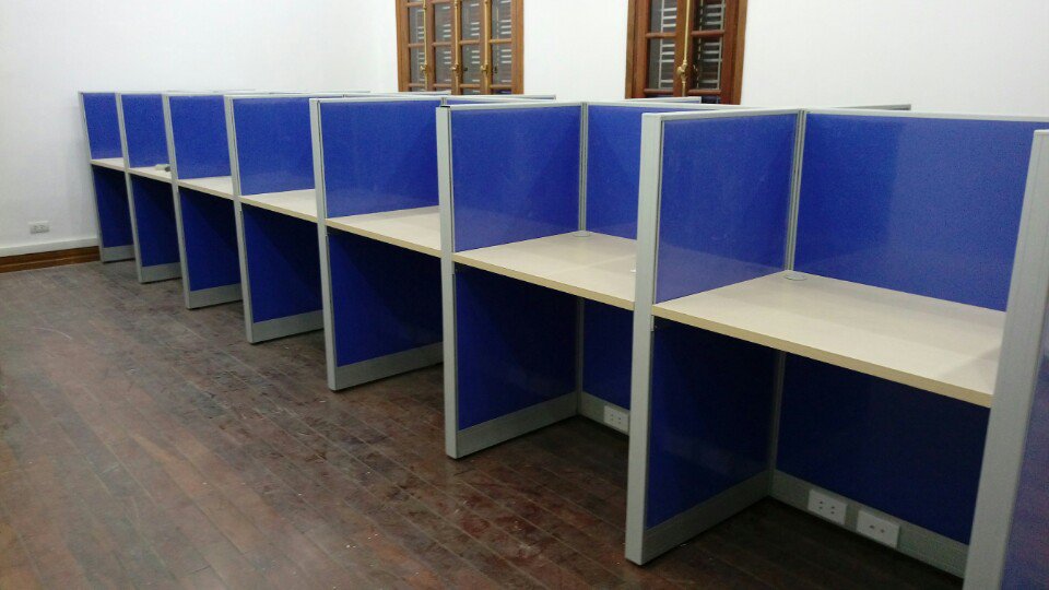 Vách ngăn bàn làm việc