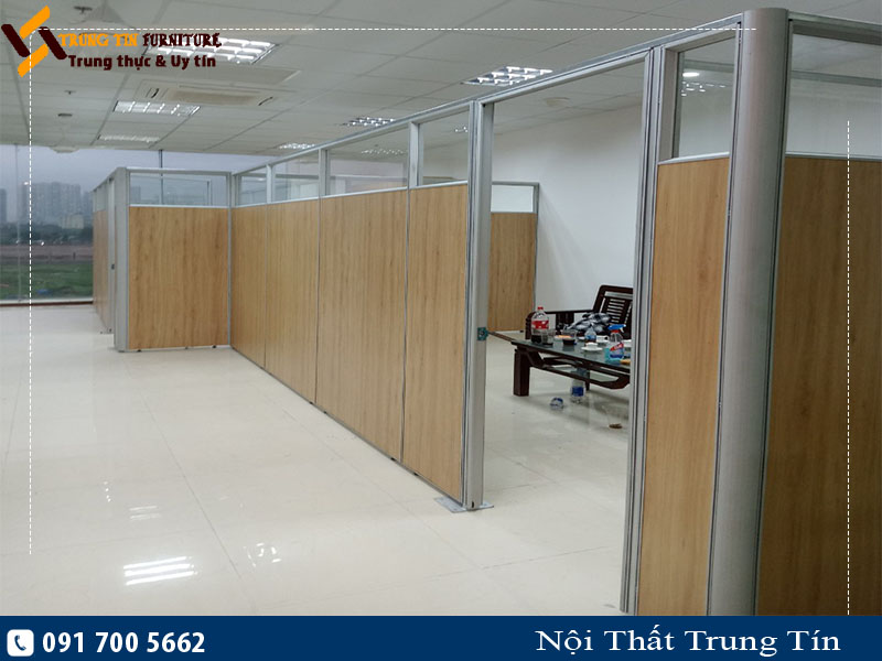 Vách ngăn văn phòng gỗ kính VND35-33