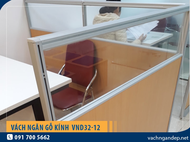 Vách ngăn văn phòng gỗ - kính VND32-12 giá tốt