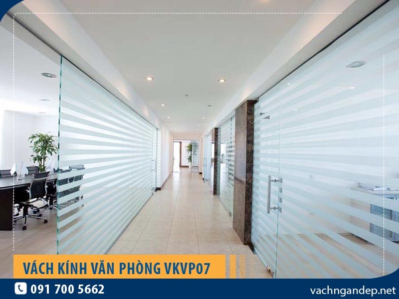 Vách kính văn phòng cường lực VKVP07 hiện đại