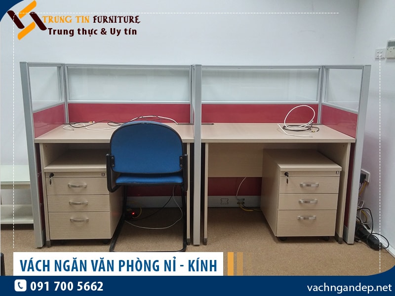 Vách ngăn nỉ kết hợp kính